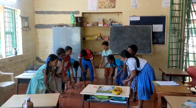 English class at Isai Amabalam School, one of Auroville's outreach schools. 